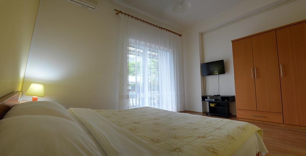 Apartments "Ruza" Водице Екстер'єр фото