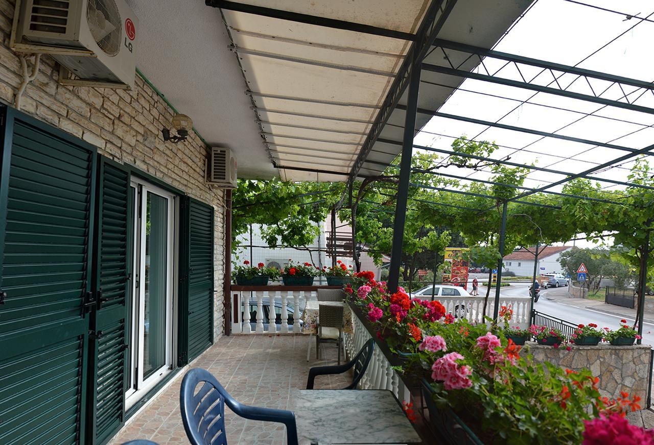 Apartments "Ruza" Водице Екстер'єр фото