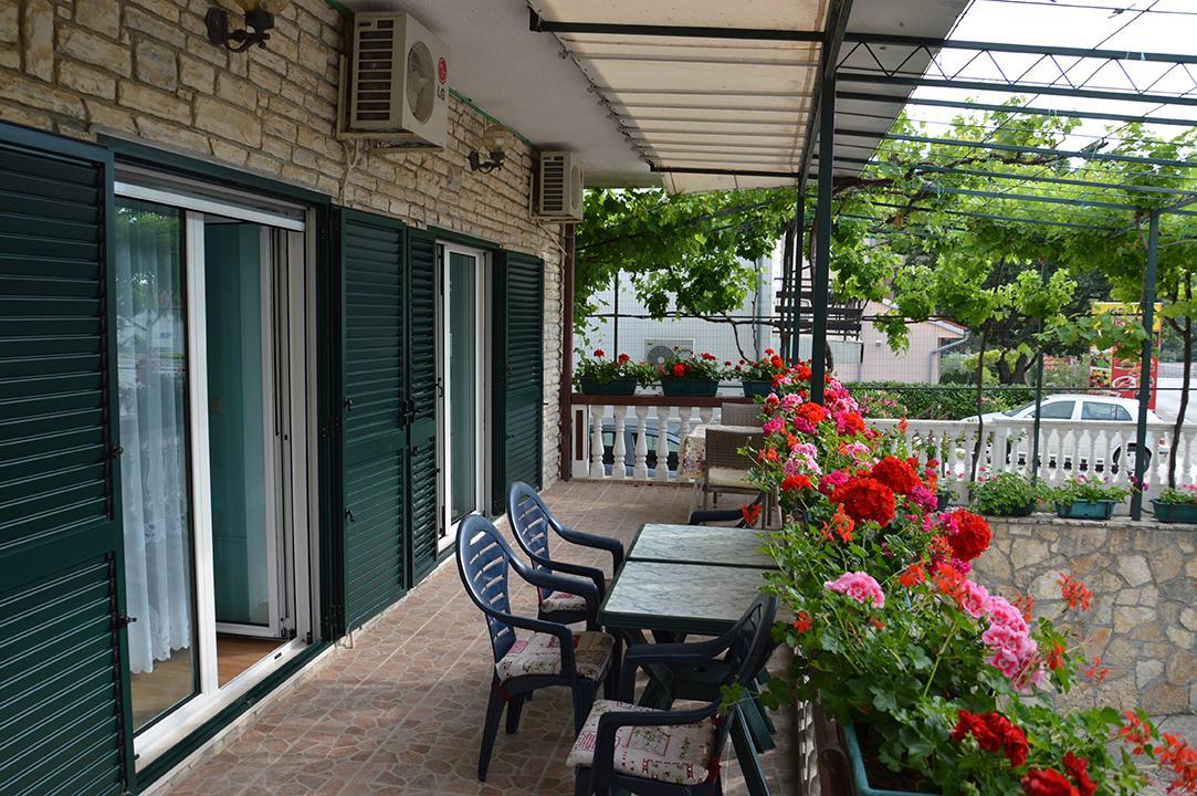 Apartments "Ruza" Водице Екстер'єр фото